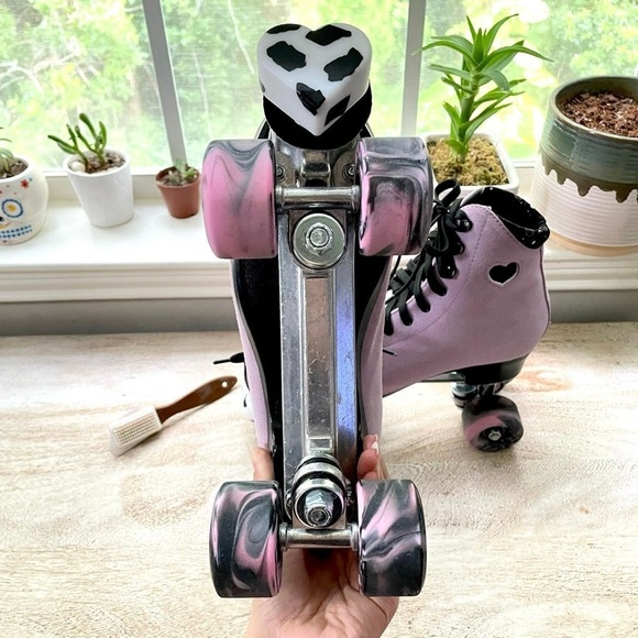 Limited Edition Moonlight Roller Cosmic Quartz x Grindstone Rollerskates - Picture 4 of 15